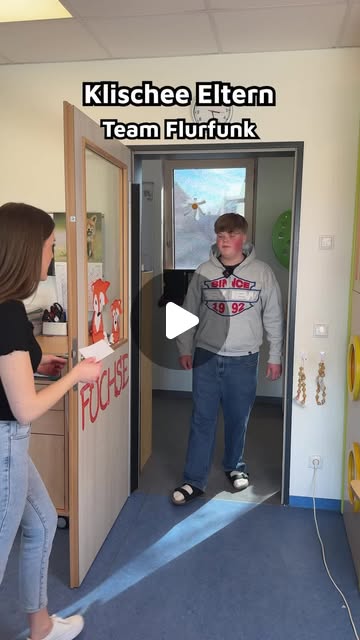 Kita-Szene im Reel Klischee-Eltern Team Flurfunk